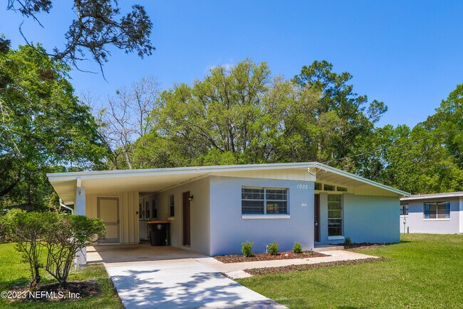 Building Photo - 1032 Busac Ave