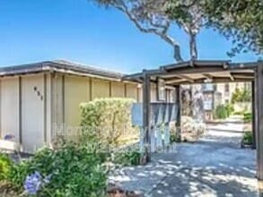 Building Photo - 451 Dela Vina Ave