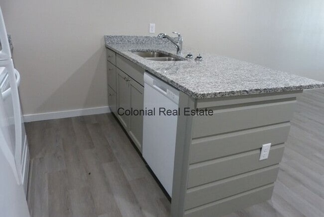 Foto del edificio - Modern 2 Bedroom 2 bathroom Apartment For Rent