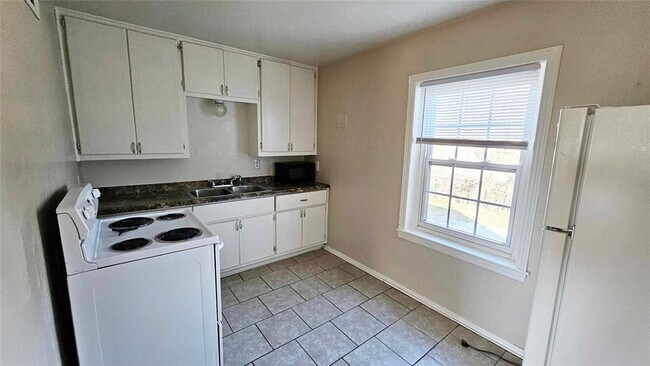 Foto del edificio - 1133 N Purdue Ave