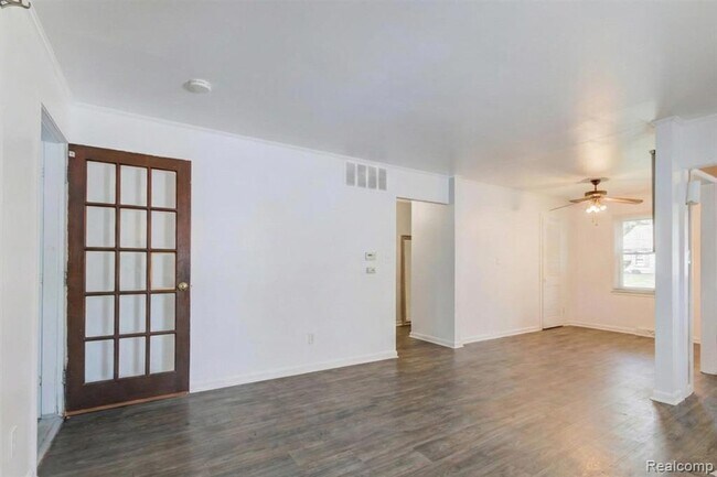 Foto del edificio - 12851 Saratoga St