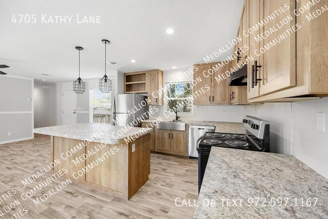 Building Photo - 4705 Kathy Dr