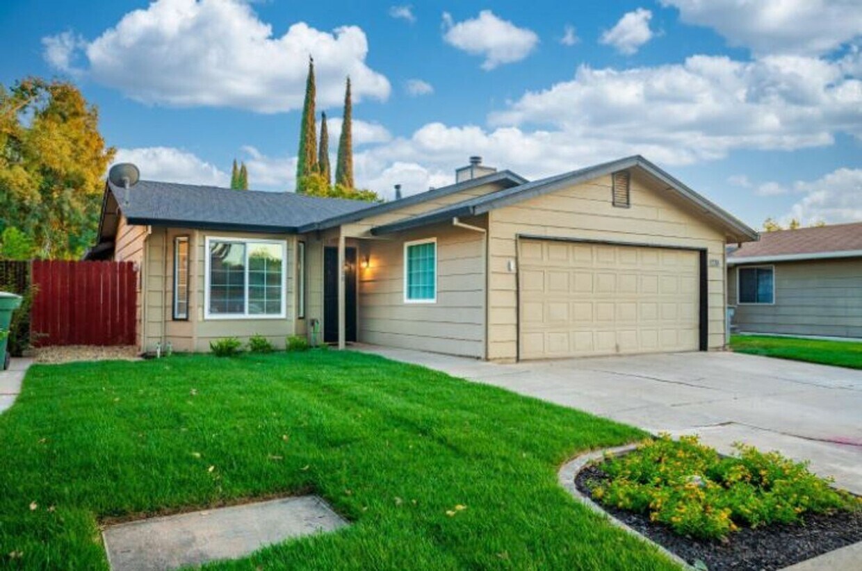 Beautiful single story home ready to be ca... House Rental in Merced