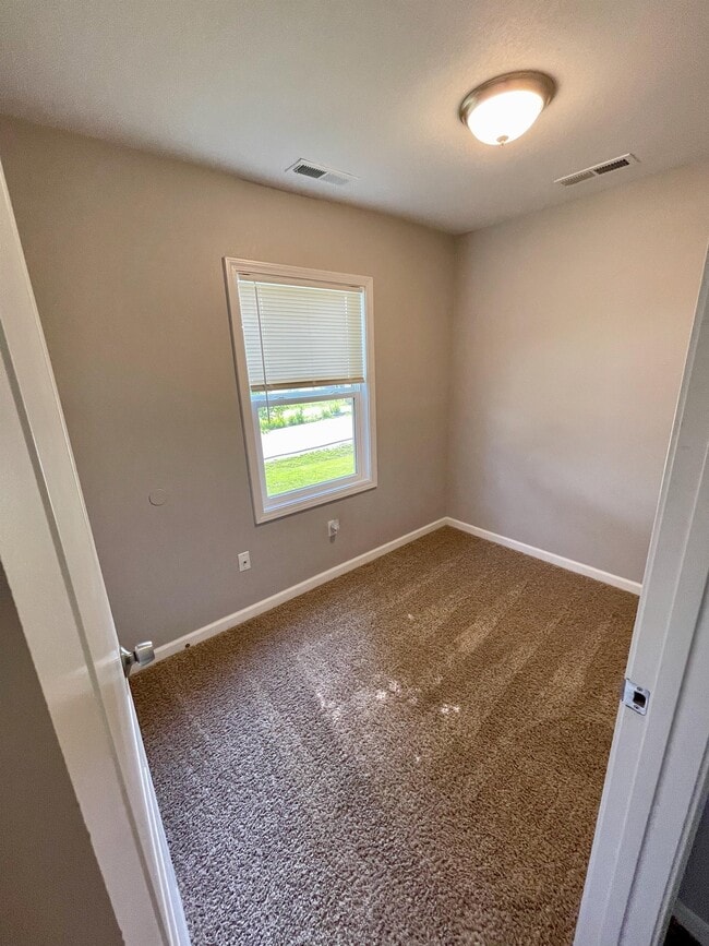 Foto del edificio - 8220 Oak Dr