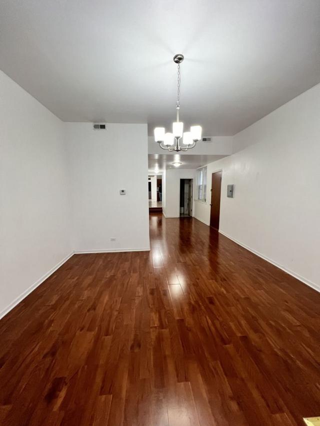 Building Photo - 3 bedroom in Chicago IL 60632