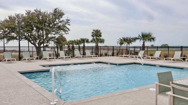 Saltwater Pool - The Current Apartments