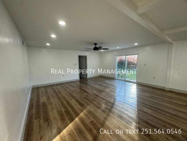 Foto del edificio - 3158 Lees Ln