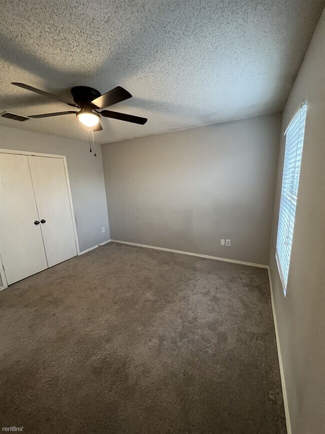 Building Photo - 4 br, 2.5 bath House - 2525 Barksdale Drive