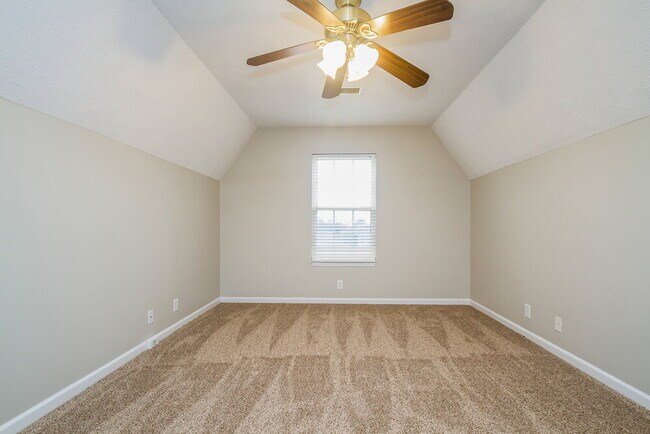 Building Photo - 1112 Skipton Dr