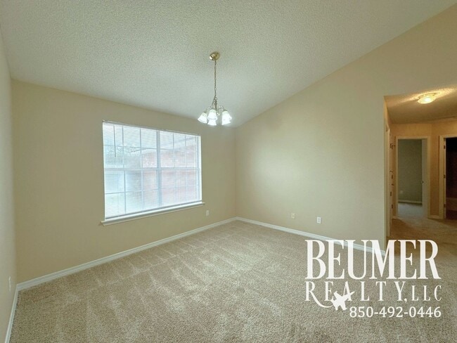 Building Photo - 3bd/2ba Home in Prime Location: Near Base, Close to Beaches!