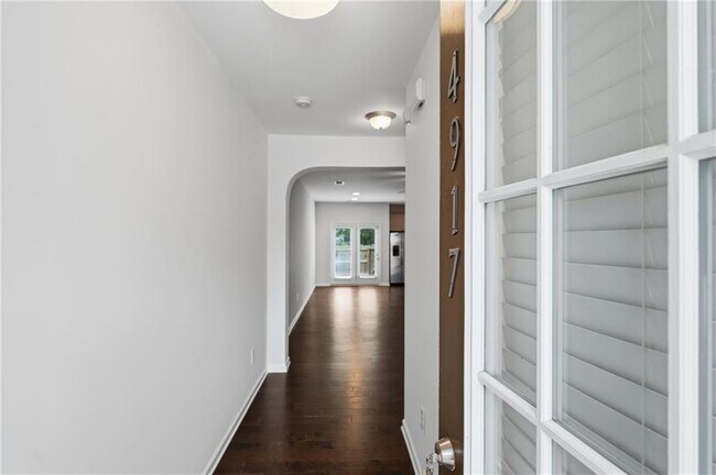 Building Photo - 4917 Longview Walk
