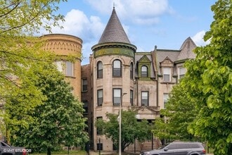 Building Photo - 4740 S Prairie Ave