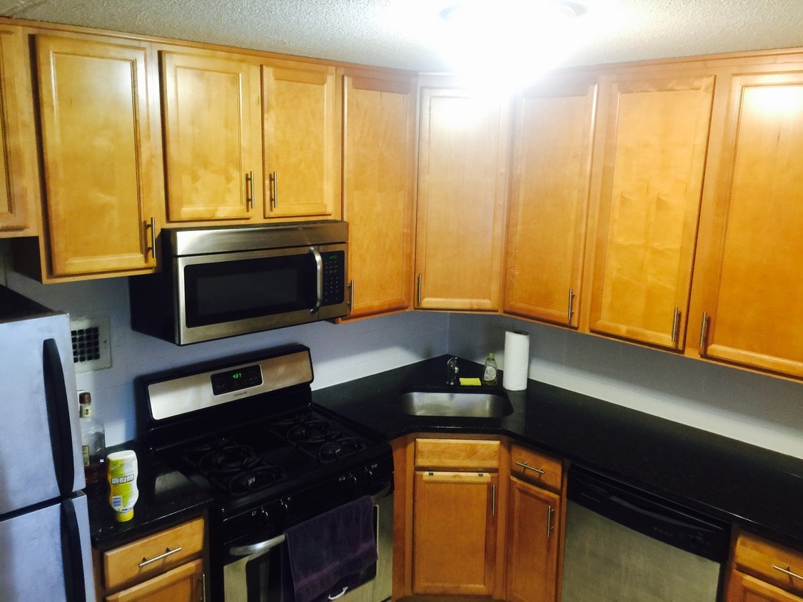 kitchen with tons of storage - 580 Main St