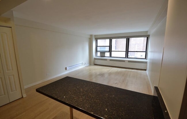 Building Photo - 4180 N Marine Dr
