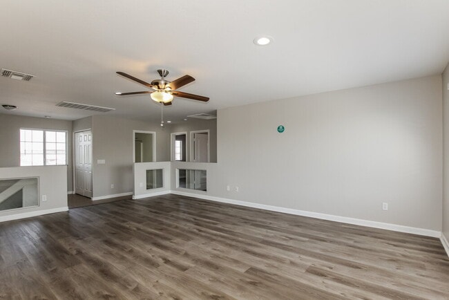 Foto del edificio - 12249 W Larkspur Rd