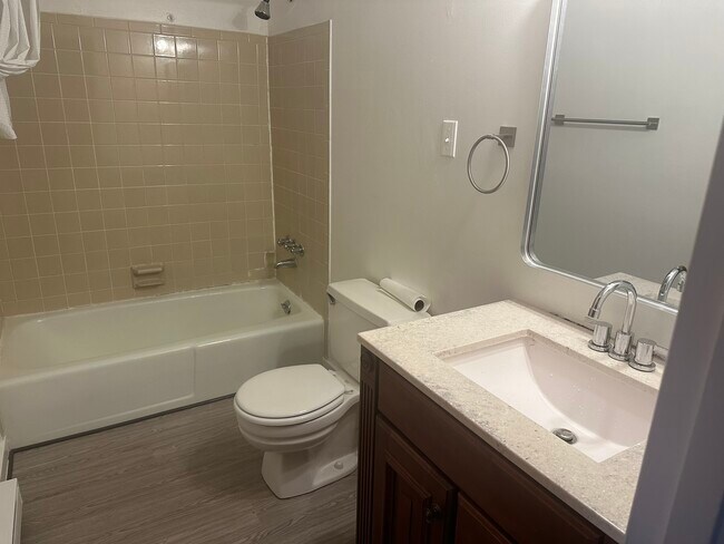 Foto del edificio - 421 Bethlehem Ct