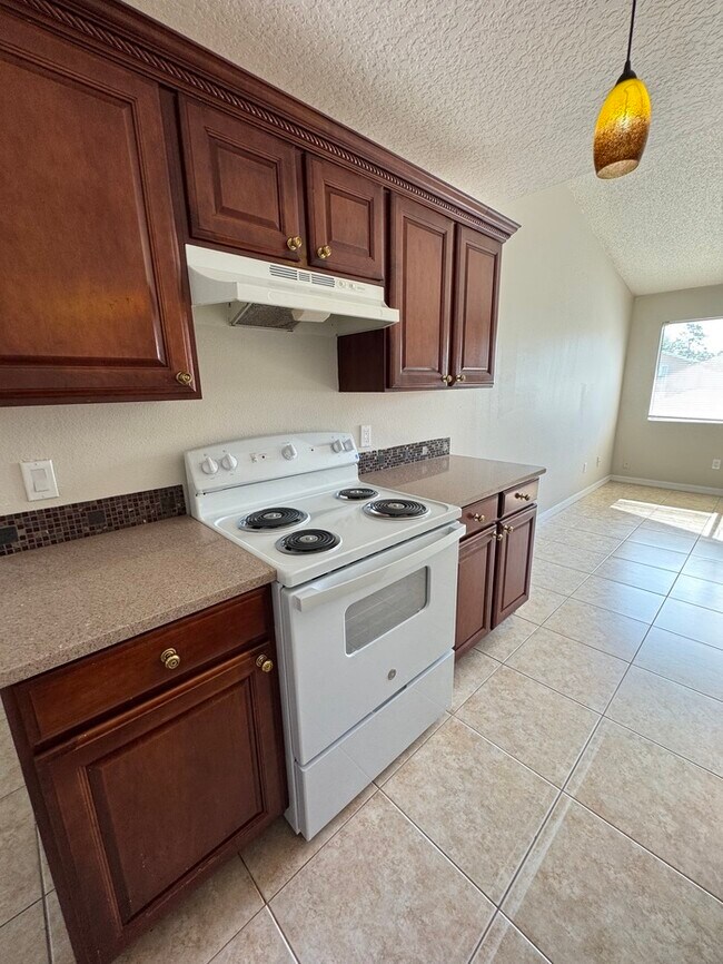 Building Photo - 1732 Laredo Dr