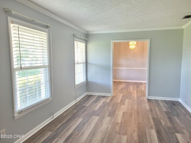 Foto del edificio - 2512 W 27th St