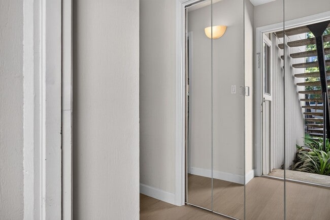Building Photo - Beautifully Updated 2BR Condo with New Appliances & Community Pool