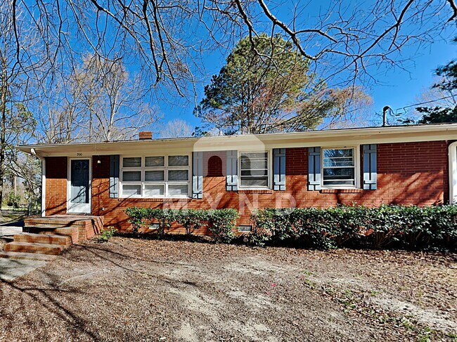 Building Photo - 700 N Lee St