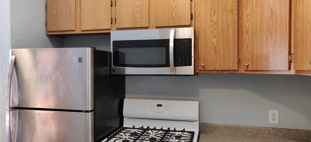Primary Photo - Spacious Renovated Unit in Allston. Centra...