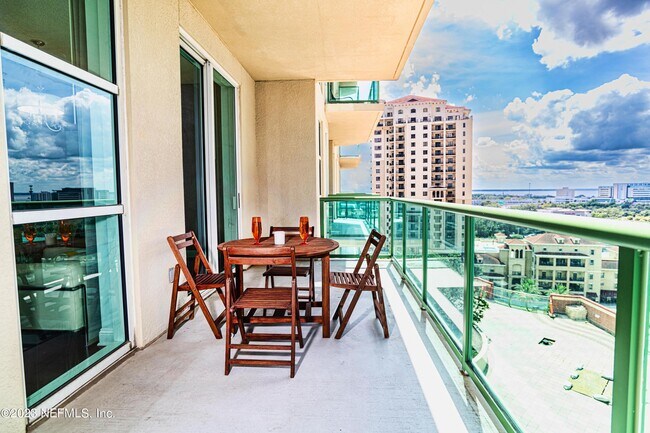 Foto del edificio - 1431 Riverplace Blvd
