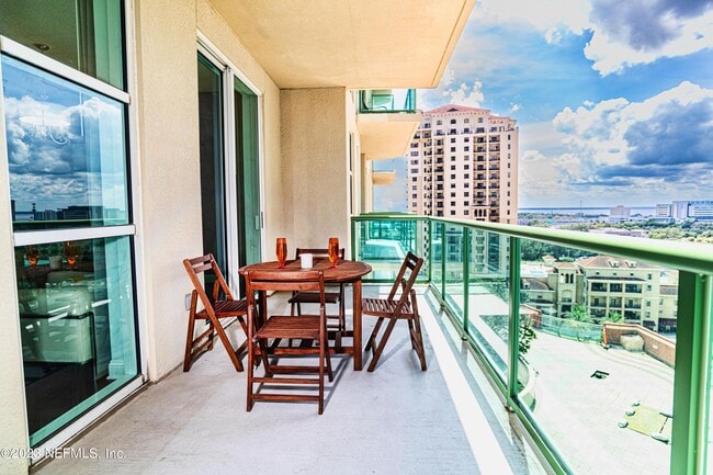 Building Photo - 1431 Riverplace Blvd