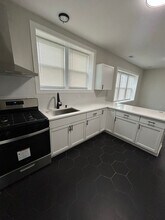 Building Photo - 1110 W Marquette Rd