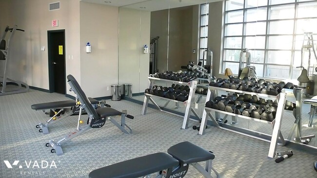 Building Photo - Espana Apartment For Rent 3003-689 Abbott ...