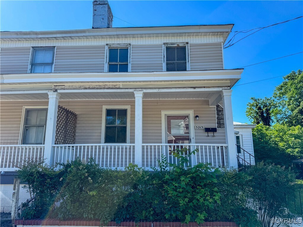 Primary Photo - 3213 Main St