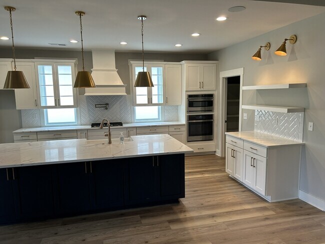 Building Photo - 6619 Camilla Dr