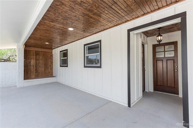 Building Photo - 10701 N Ware Rd