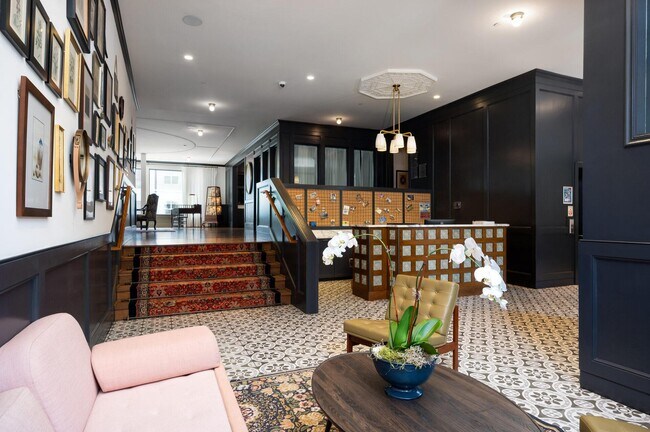 Foto del edificio - 1339 E St SE