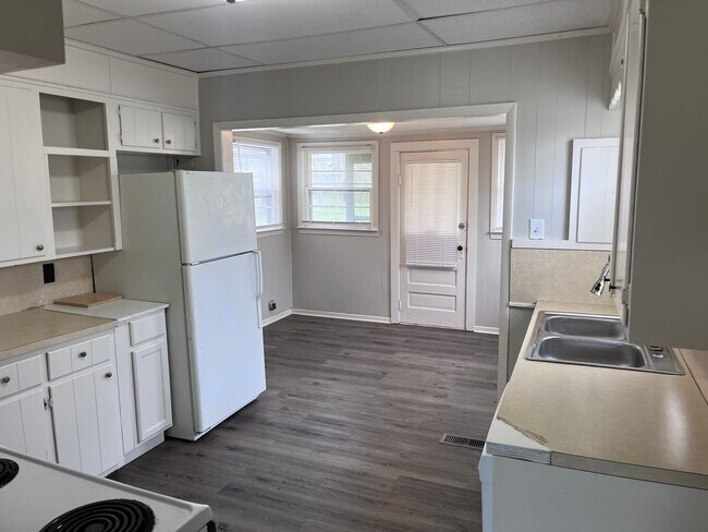 Foto del edificio - Cute 3 bedroom, 1 bath in Madison