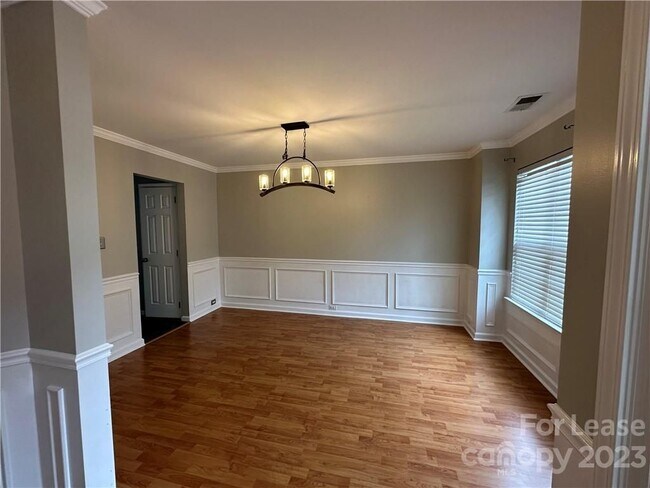 Foto del edificio - 7604 Henderson Park Rd
