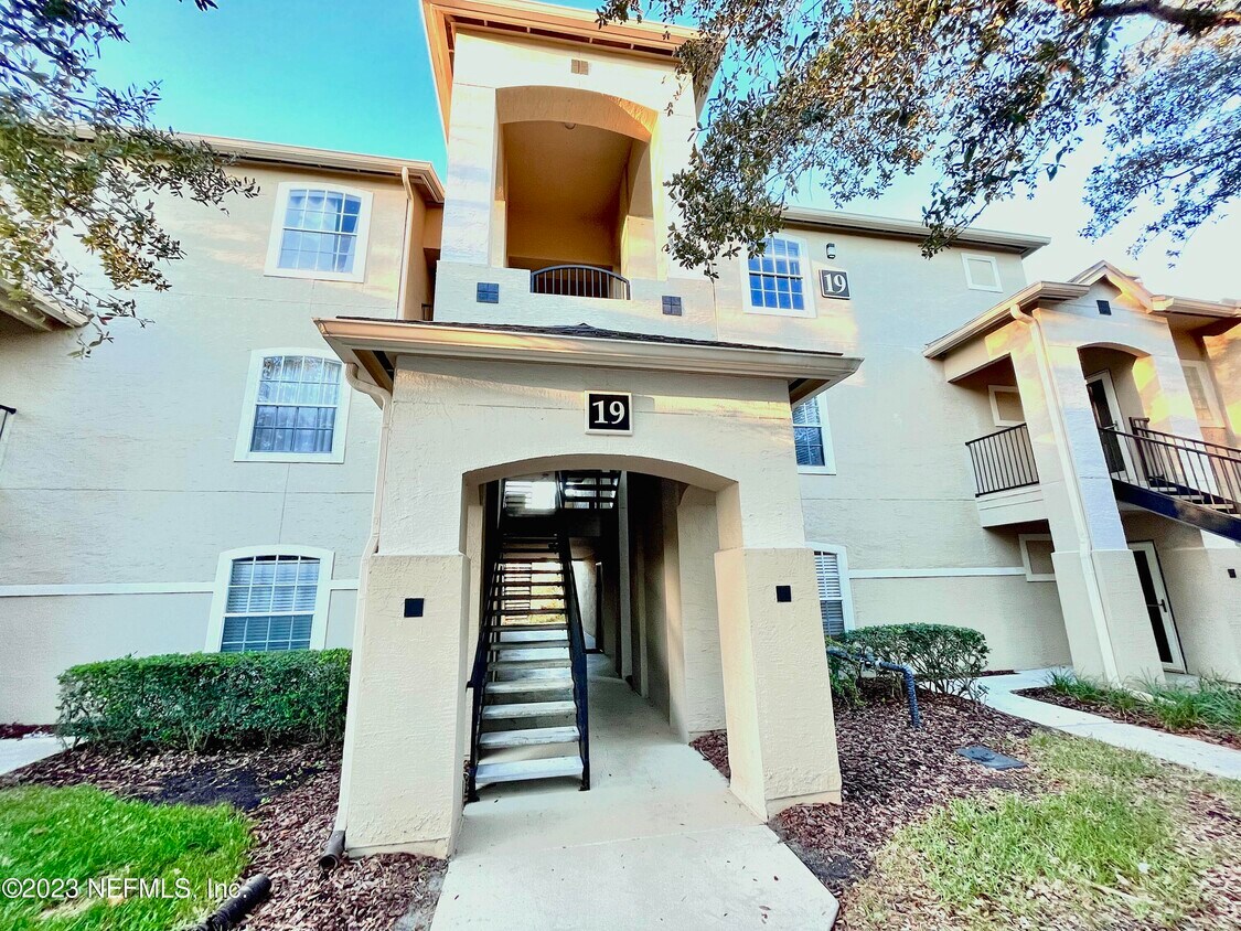 1701 The Greens Way Unit 1913, Jacksonville Beach, FL 32250 Condo for