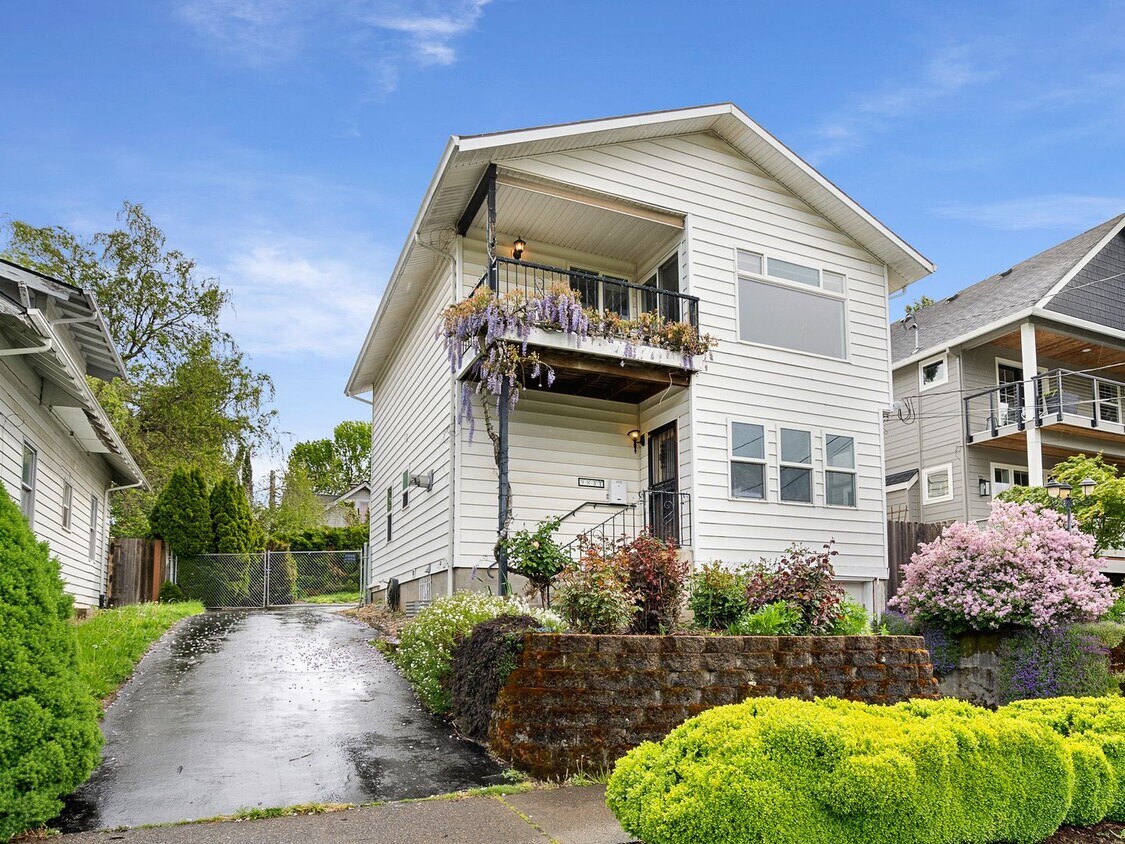 Foto principal - 9831 N Edison St