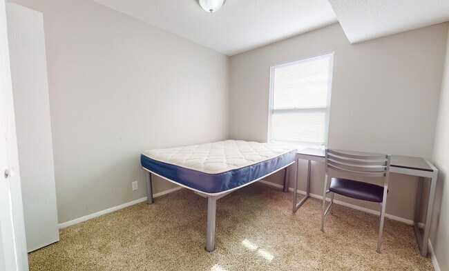 Foto del interior - 905 South Locust Street