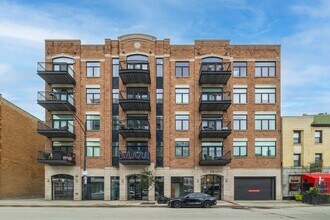 Building Photo - 711 W Grand Ave