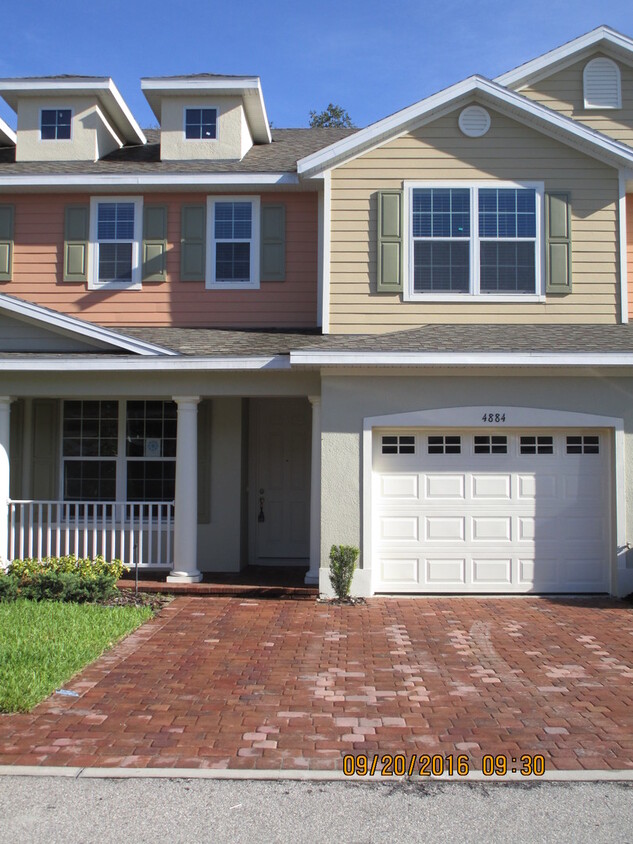 Foto principal - Townhome in St. Cloud