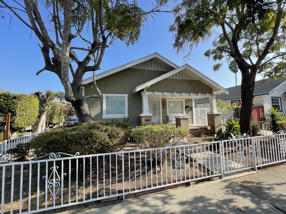 Street view of charming craftsman bungalow - 766 Temple Ave