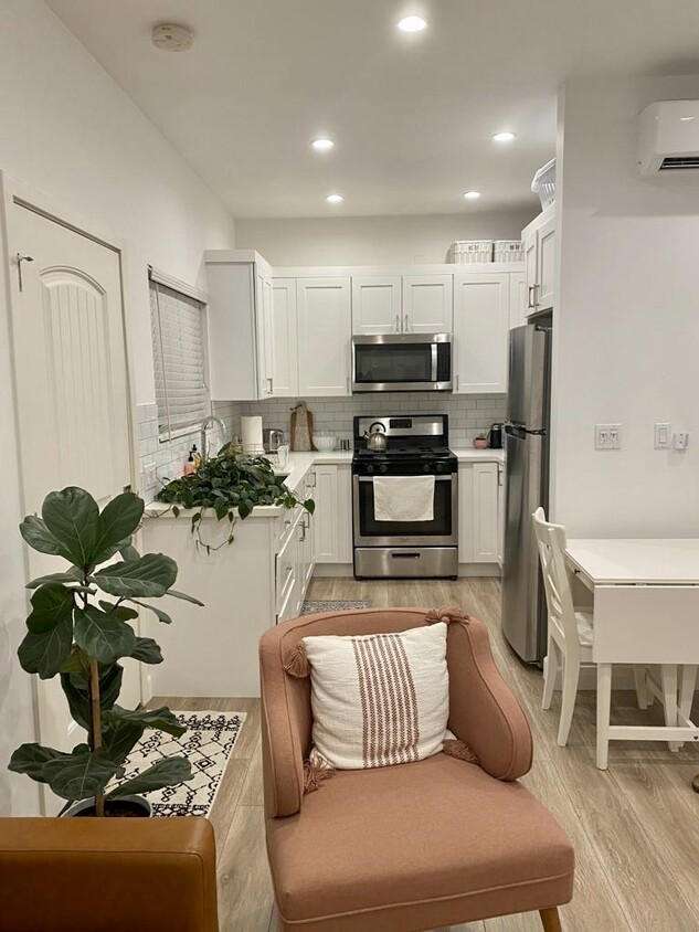 Foto principal - 17533 Martha St