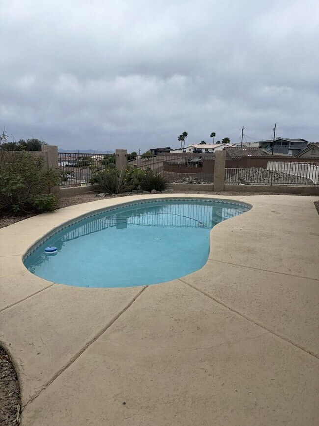 Foto del edificio - Unfurnished Pool Home