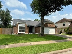 Building Photo - 3909 Ashwood Dr