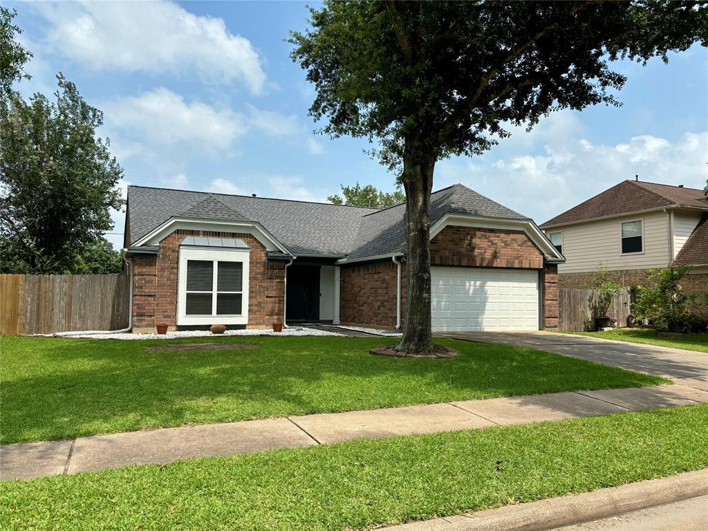 Foto principal - 3909 Ashwood Dr