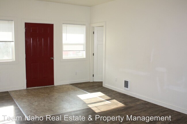 Building Photo - 336 S Asbury St