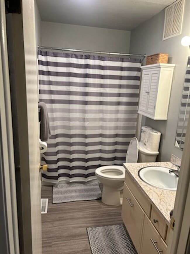 Foto del edificio - Furnished 1 Bed / 1 Bath – All Utilities Included