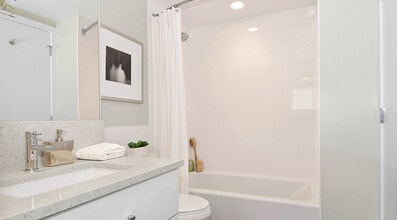 Building Photo - 175 14th St W