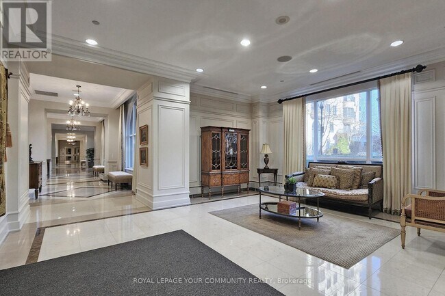 Photo du bâtiment - 662-6662 Sheppard Ave E