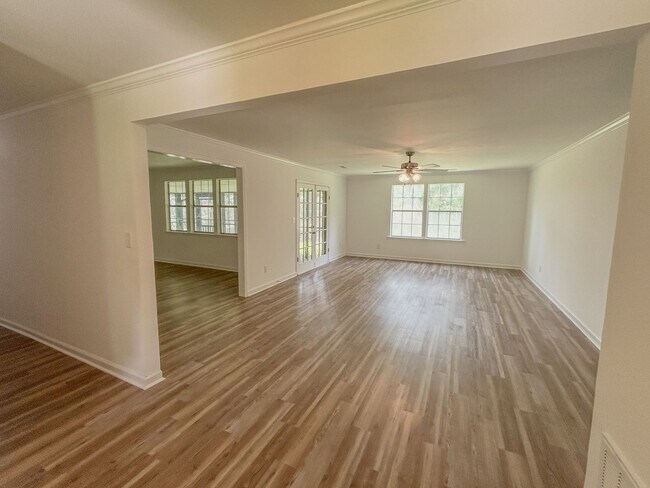 Foto del edificio - Now Leasing – Fully Renovated Home in Guntersville!